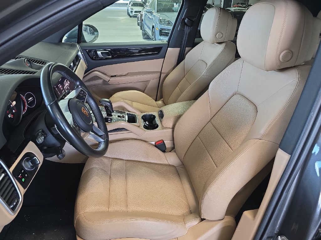Certified 2020 Porsche Cayenne AWD/4WD image 5