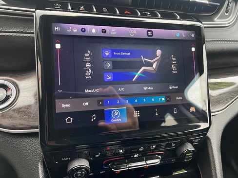 Used 2023 Jeep Grand Cherokee Limited w/ Luxury Tech Group II image 27