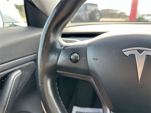 Used 2018 Tesla Model 3 Long Range image 22