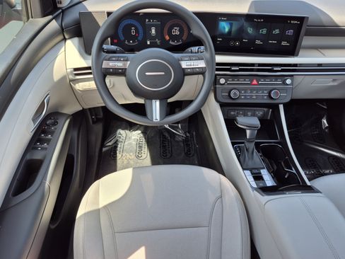 New 2026 Hyundai Tucson SE FWD image 11