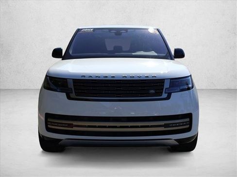 Used 2023 Land Rover Range Rover SE AWD/4WD image 3