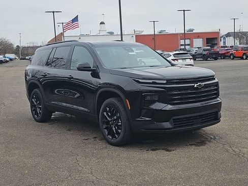 New 2026 Chevrolet Traverse LT w/ Midnight/Sport Edition FWD image 10
