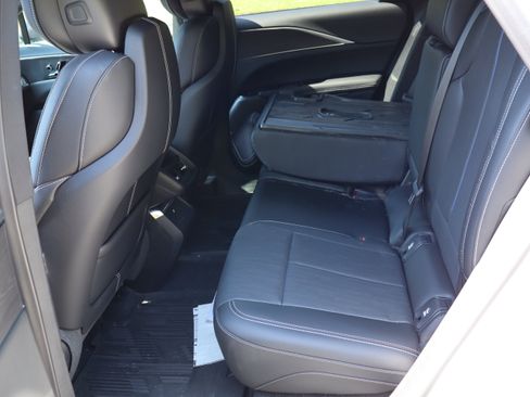 Used 2024 Cadillac Lyriq Luxury RWD image 43