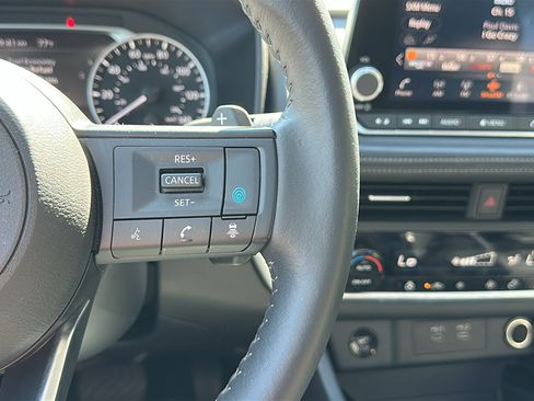 Certified 2024 Nissan Rogue SV w/ SV Premium Package AWD/4WD image 16