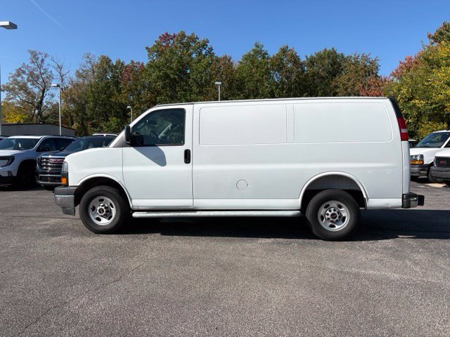 Used 2025 GMC Savana 2500 w/ Driver Convenience Package RWD image 2