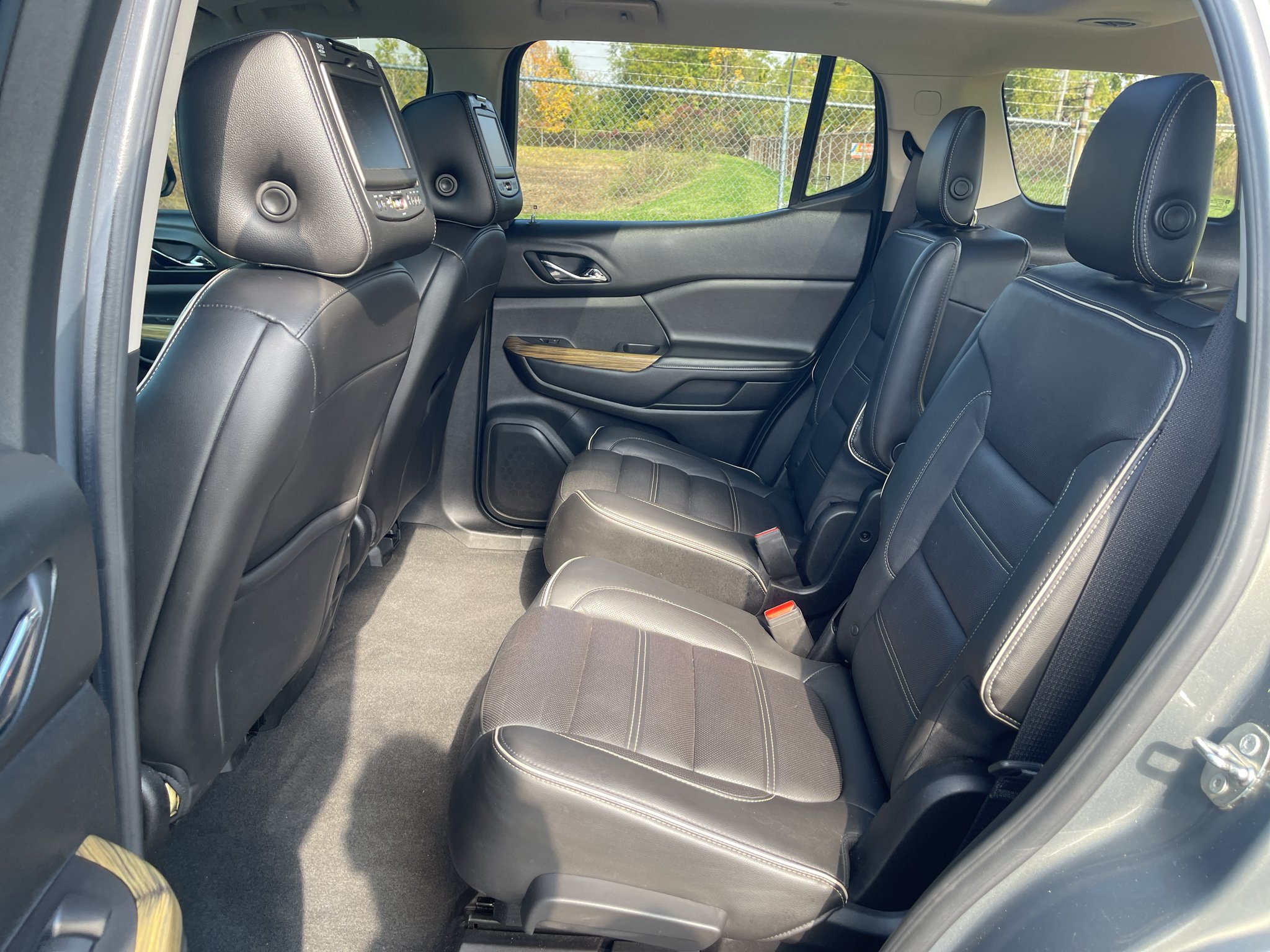 Used 2018 GMC Acadia Denali w/ Technology Package AWD/4WD image 24