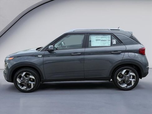 New 2026 Hyundai Venue SEL FWD image 2