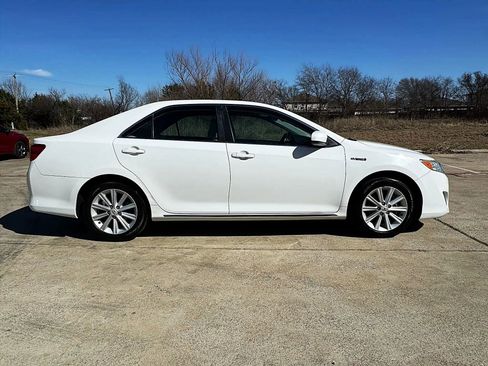Used 2012 Toyota Camry XLE image 2