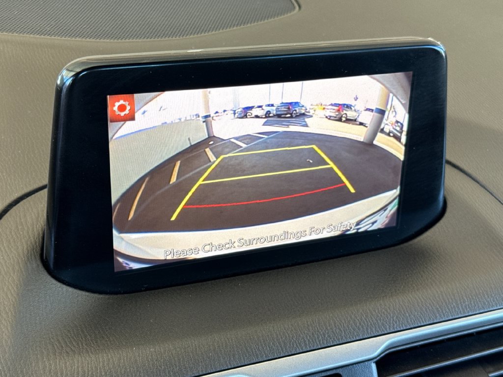 Used 2017 MAZDA MAZDA3 Touring FWD image 17