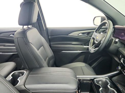 Used 2024 Chevrolet Traverse LT w/ LPO, Floor Liner Package FWD image 29