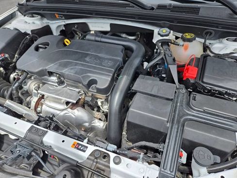 Used 2023 Chevrolet Malibu LT FWD image 23