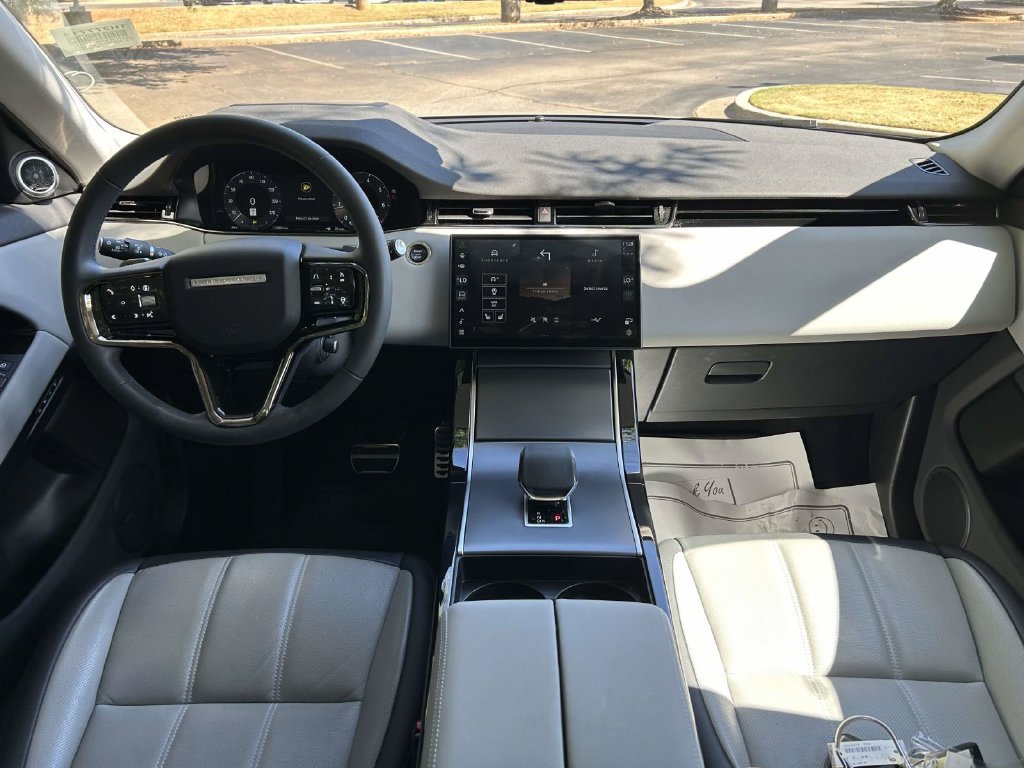 Used 2025 Land Rover Range Rover Evoque Dynamic SE AWD/4WD image 10