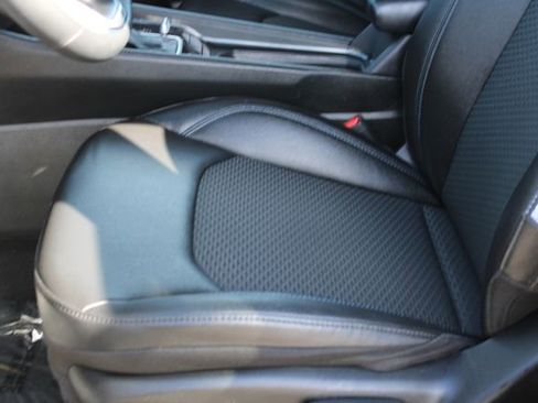 Used 2025 Jeep Compass Latitude image 32