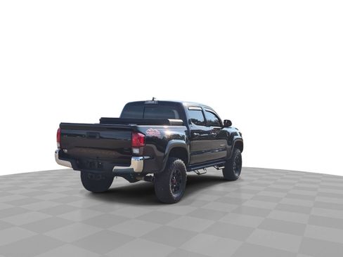 Used 2021 Toyota Tacoma SR5 AWD/4WD image 8
