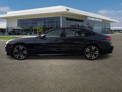 Used 2025 BMW 760i xDrive image 6
