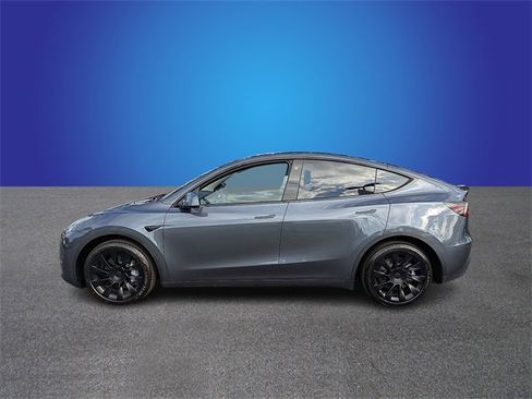 Used 2023 Tesla Model Y Long Range image 2