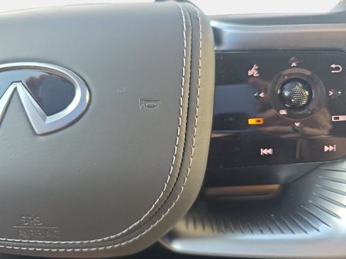 Used 2025 INFINITI QX80 Sensory AWD/4WD image 18
