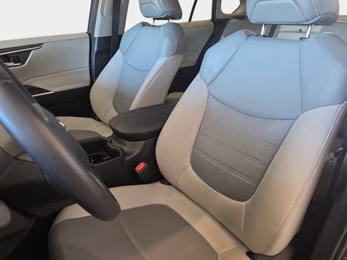 Used 2023 Toyota RAV4 XLE Premium FWD image 15
