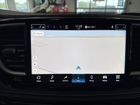 New 2027 Chrysler Pacifica Limited AWD/4WD image 43