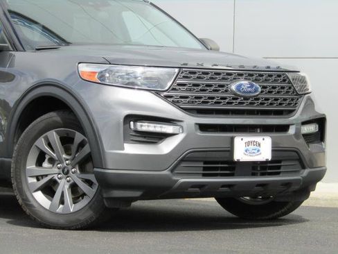 Certified 2021 Ford Explorer XLT w/ Equipment Group 202A AWD/4WD image 5