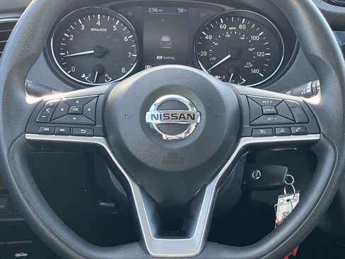 Used 2022 Nissan Rogue Sport S image 18