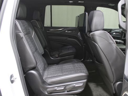 Certified 2023 Cadillac Escalade ESV V image 30