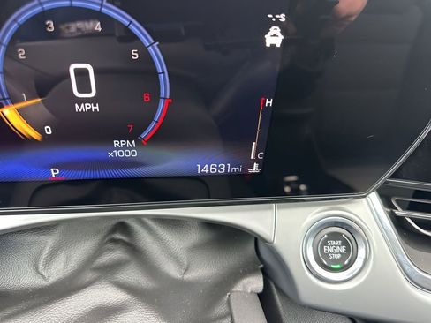 Used 2025 Chevrolet Trax LT w/ LT Convenience Package image 22