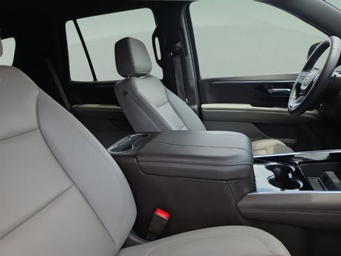 Used 2026 Chevrolet Tahoe Z71 w/ Comfort Package AWD/4WD image 29