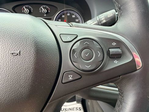 Used 2018 Buick Enclave Premium w/ LPO, Hit The Road Package AWD/4WD image 31