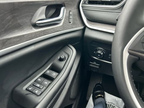 Used 2025 Jeep Grand Cherokee L Limited w/ Trailer Tow Package image 24