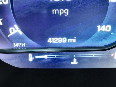 Used 2024 Chevrolet Suburban High Country image 15