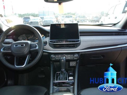 Used 2024 Jeep Compass Latitude AWD/4WD image 18