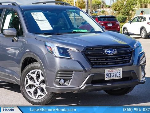 Used 2022 Subaru Forester Premium image 2