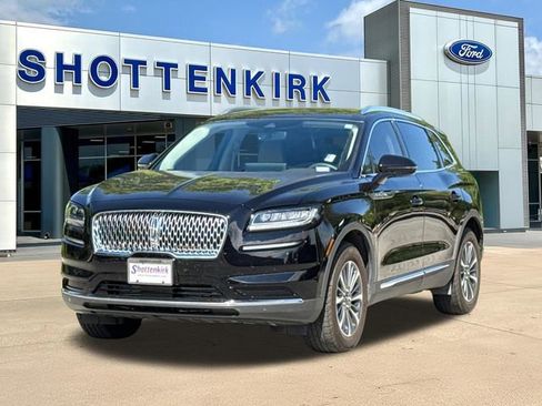 Used 2023 Lincoln Nautilus AWD image 3