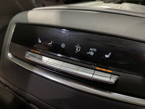 Used 2023 Cadillac Escalade Sport AWD/4WD image 33
