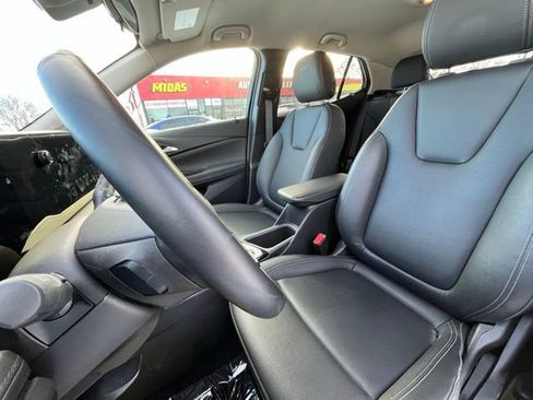 Used 2024 Buick Encore GX Sport Touring image 18