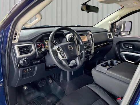 Used 2017 Nissan Titan SV AWD/4WD image 15