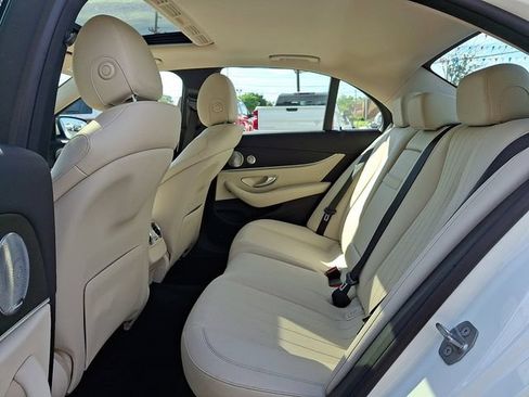 Used 2017 Mercedes-Benz E 300 4MATIC image 10