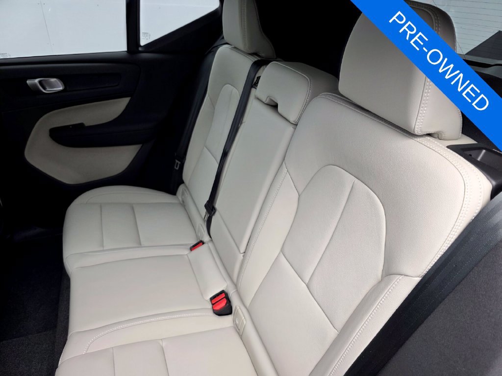 Used 2026 Volvo XC40 B4 Plus w/ Protection Package FWD image 16