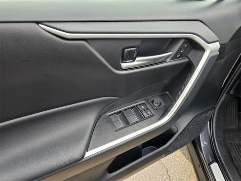 Used 2024 Toyota RAV4 XLE Premium image 20