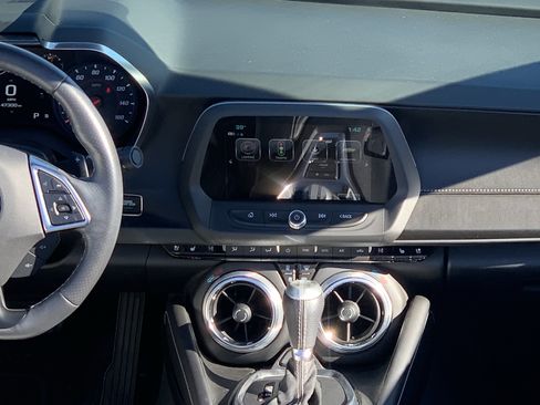 Used 2018 Chevrolet Camaro LT image 31