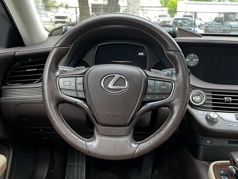 Used 2018 Lexus LS 500 AWD w/ Accessory Package (Z1) image 34
