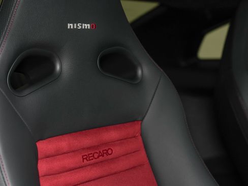 Used 2018 Nissan GT-R NISMO AWD/4WD image 29