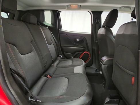 Used 2018 Jeep Renegade Trailhawk w/ Cold Weather Group II AWD/4WD image 28