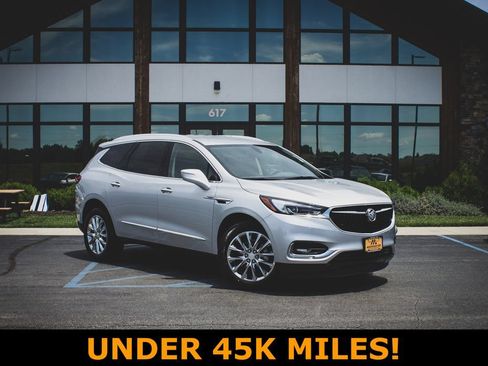 Used 2019 Buick Enclave Essence FWD image 1
