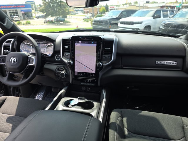 Used 2025 RAM 1500 Big Horn AWD/4WD image 40