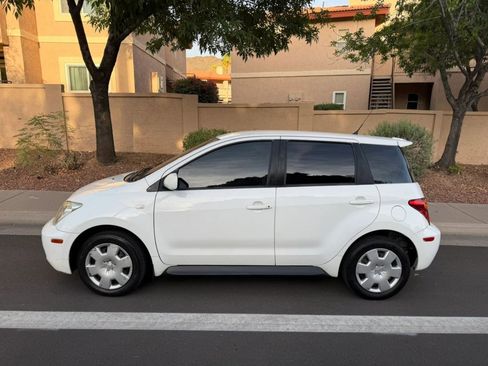 Used 2005 Scion xA image 2