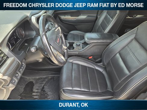 Used 2020 GMC Acadia Denali w/ Technology Package FWD image 8