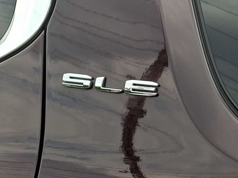Used 2021 GMC Acadia SLE w/ LPO, Floor Liner Package FWD image 32