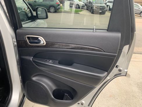 Used 2013 Jeep Grand Cherokee Laredo image 13